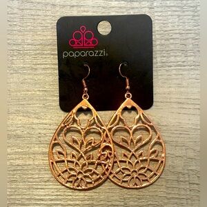 Paparazzi copper toned earrings